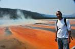 Visitando a Grand Prismatic Pool, no Yellowstone National Park, em Wyoming, nos Estados Unidos
